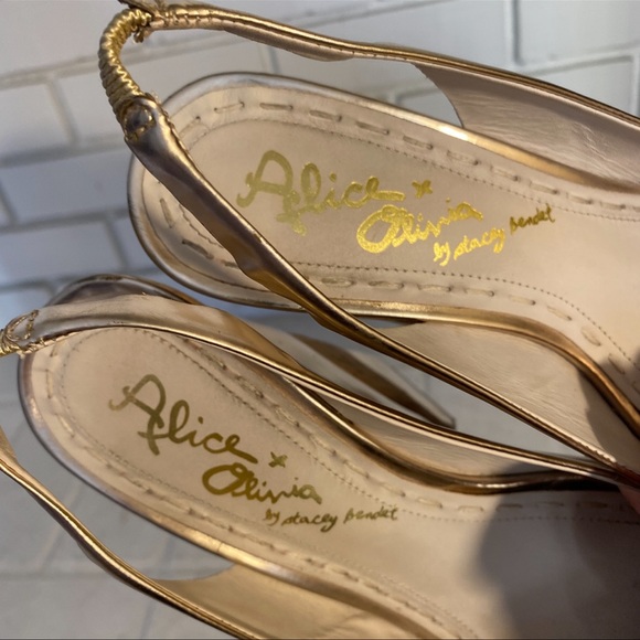 ALICE + OLIVIA Open Tote Wedge Size 40.5 Pale Gold - Picture 2 of 10